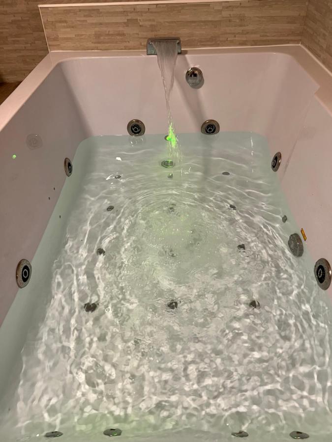 Magnifique Loft 35M2 Jacuzzi Rvb Night 1 Hotel Amiens Exterior foto