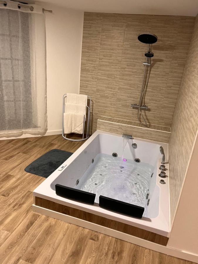 Magnifique Loft 35M2 Jacuzzi Rvb Night 1 Hotel Amiens Exterior foto