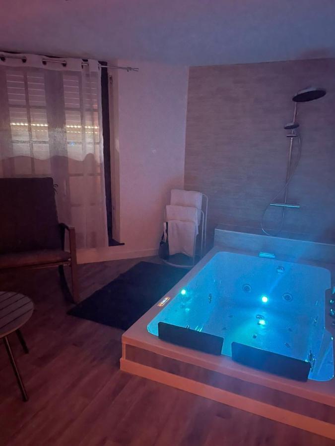 Magnifique Loft 35M2 Jacuzzi Rvb Night 1 Hotel Amiens Exterior foto